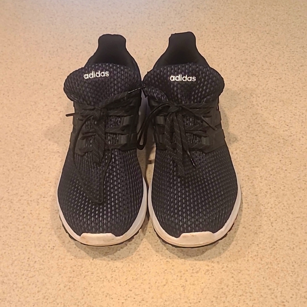 Adidas men's size 9 running shoe